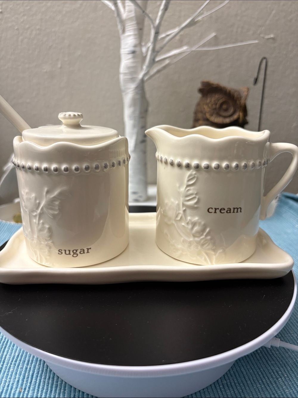Cream Embossed Ceramic Sugar & Cream Set - Picture 1 of 2